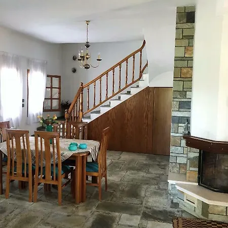 Traditional Cozy Hoyse Holiday home